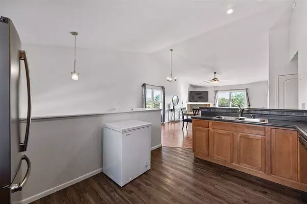 1470 Sadler Dr, North Liberty, IA 52317