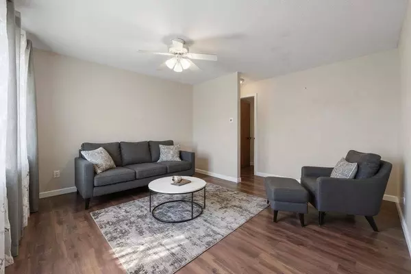 1018 16th Ave, Coralville, IA 52241