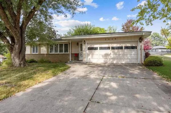 1018 16th Ave, Coralville, IA 52241