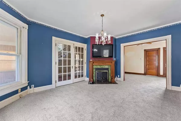 400 E 3rd St, West Liberty, IA 52776