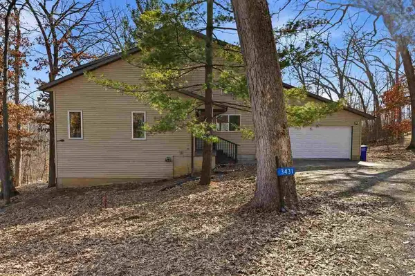 3431 Elm Dr NE, North Liberty, IA 52317
