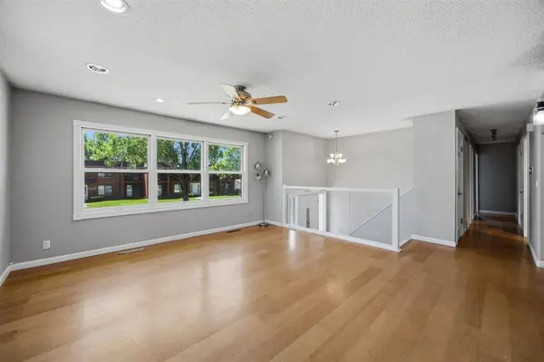 502 NE Crimson Dr, Cedar Rapids, IA 52402