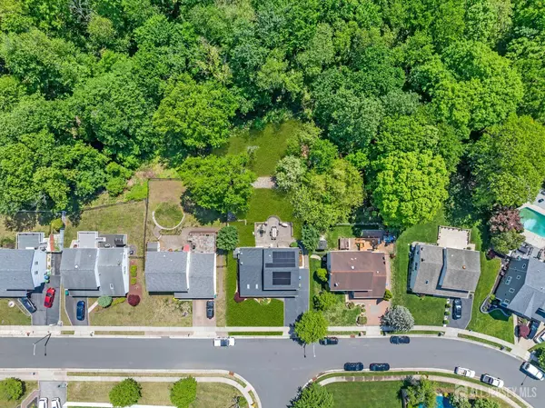 42 Ridge RD, Edison, NJ 08817