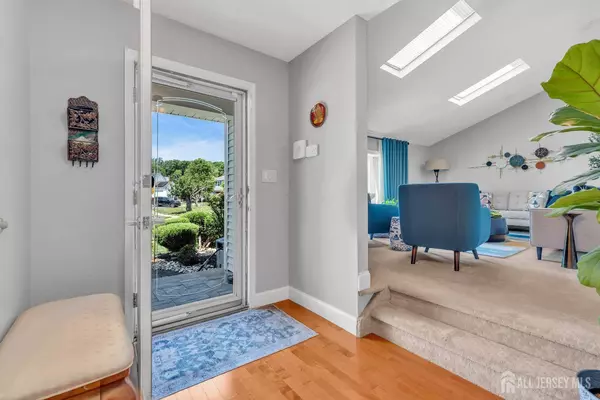 42 Ridge RD, Edison, NJ 08817