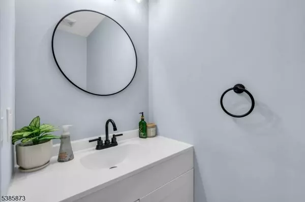 209 Lindsey Ct, Franklin Twp., NJ 08823