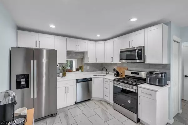 209 Lindsey Ct, Franklin Twp., NJ 08823