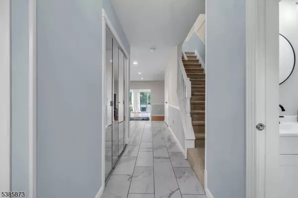 209 Lindsey Ct, Franklin Twp., NJ 08823