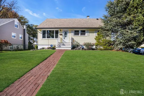 10 Benedict WAY, Iselin, NJ 08830