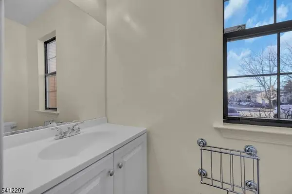 38 Daniel Dr, Franklin Twp., NJ 08823