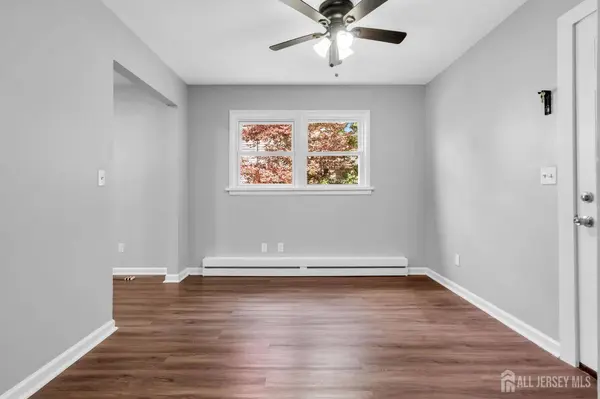 368-370 Voorhees AVE #370, Middlesex, NJ 08846