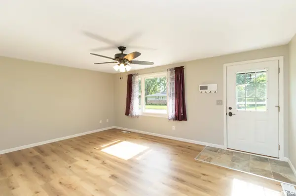 106 GILES DR, Mackinaw, IL 61755