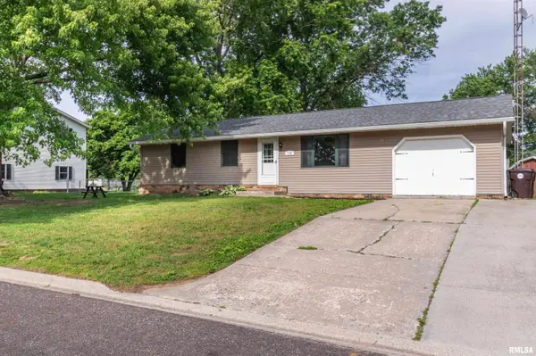 106 GILES DR, Mackinaw, IL 61755
