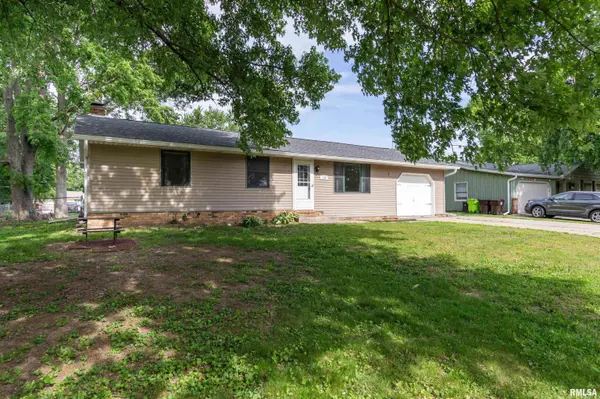 106 GILES DR, Mackinaw, IL 61755