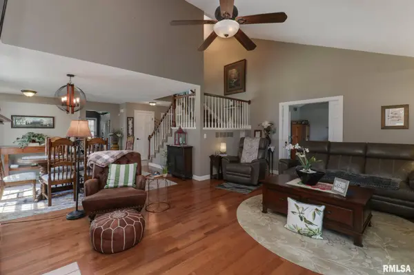 31 LAKE RIDGE CT, Bloomington, IL 61701