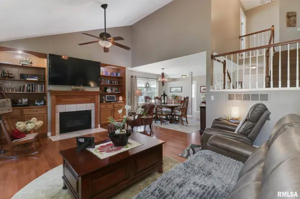 31 LAKE RIDGE CT, Bloomington, IL 61701