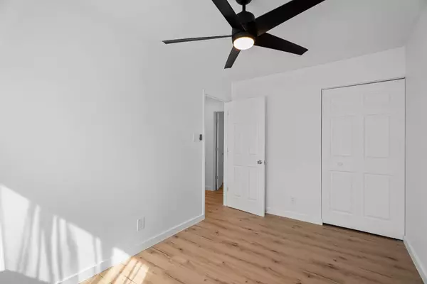 220 N Ashbury Avenue, Bolingbrook, IL 60440