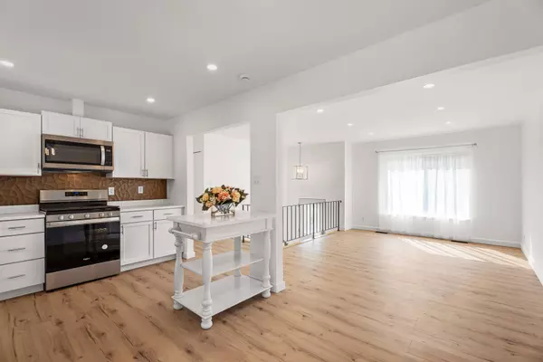 220 N Ashbury Avenue, Bolingbrook, IL 60440