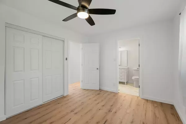 220 N Ashbury Avenue, Bolingbrook, IL 60440