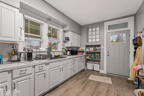 816 S 14th Avenue, Maywood, IL 60153