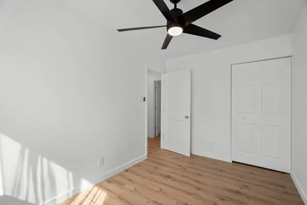 220 N Ashbury Avenue, Bolingbrook, IL 60440