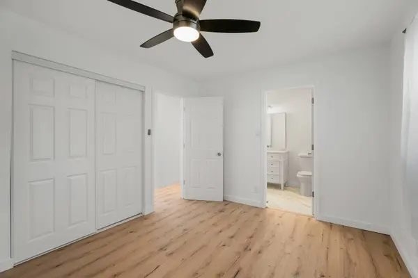 220 N Ashbury Avenue, Bolingbrook, IL 60440