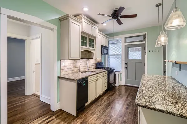 1038 Washington Boulevard #1, Oak Park, IL 60302
