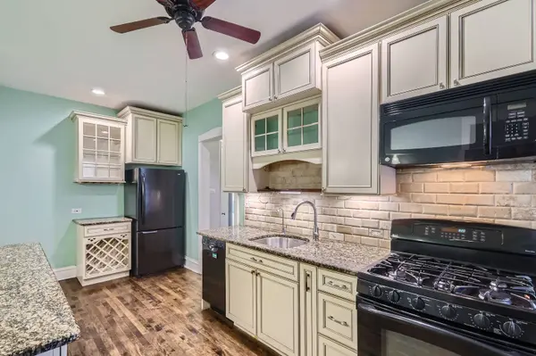 1038 Washington Boulevard #1, Oak Park, IL 60302