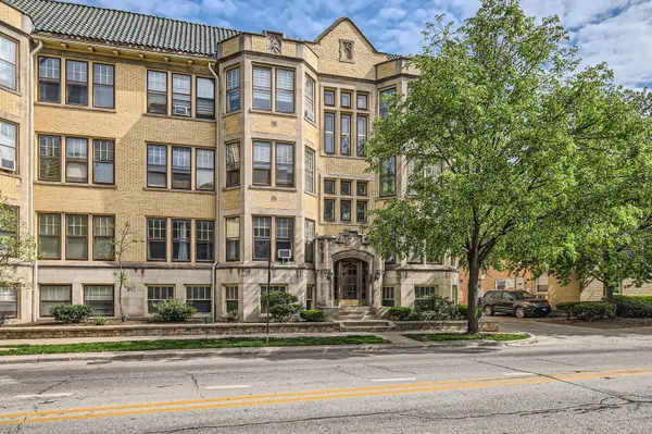 1038 Washington Boulevard #1, Oak Park, IL 60302