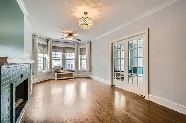 1038 Washington Boulevard #1, Oak Park, IL 60302