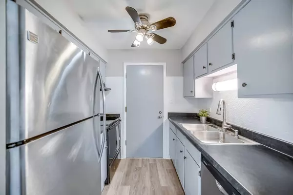 15816 Terrace Drive #2W, Oak Forest, IL 60452