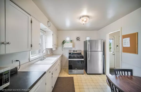 6619 Parkside Drive, Tinley Park, IL 60477