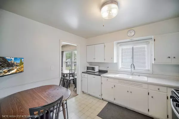 6619 Parkside Drive, Tinley Park, IL 60477