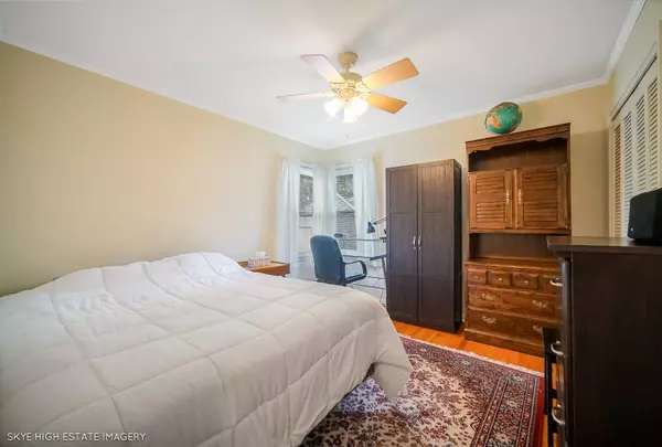 6619 Parkside Drive, Tinley Park, IL 60477