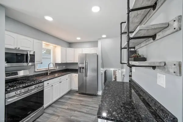 10403 Barnard Drive, Chicago Ridge, IL 60415