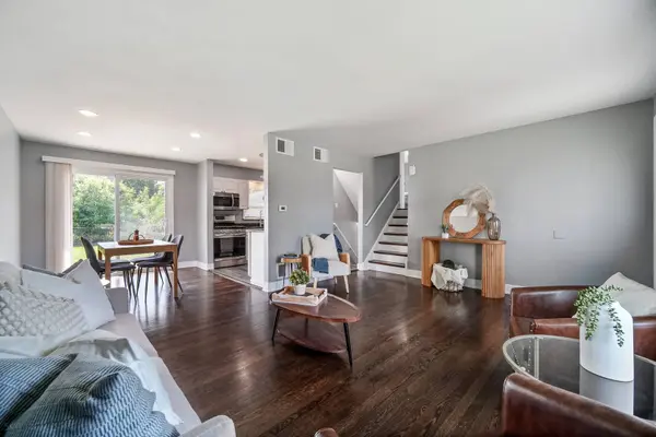 10403 Barnard Drive, Chicago Ridge, IL 60415