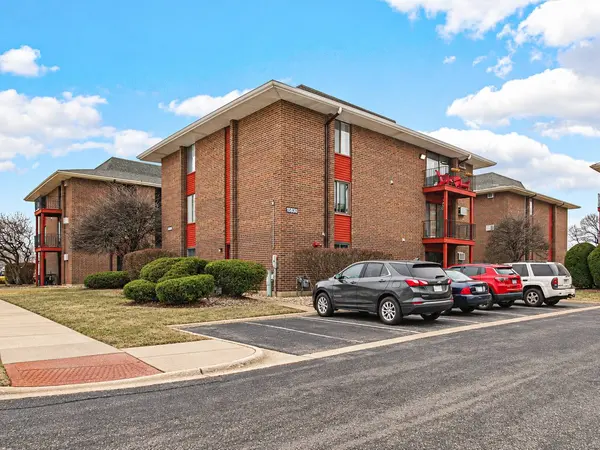 15830 Terrace DR #RO3, Oak Forest, IL 60452