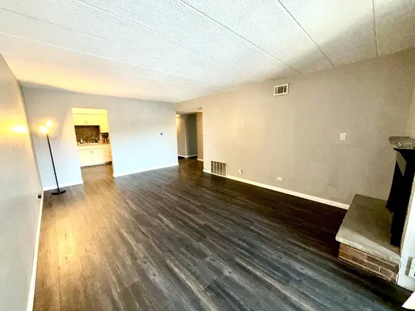 14501 Central CT #M2, Oak Forest, IL 60452