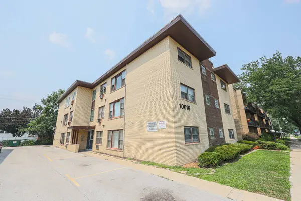 10016 S Pulaski RD #3, Oak Lawn, IL 60453