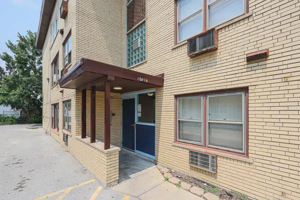 10016 S Pulaski RD #3, Oak Lawn, IL 60453