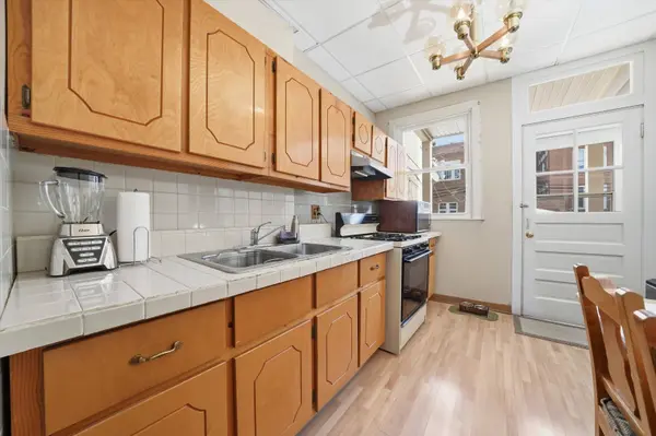 2515 S Millard Ave, Chicago, IL 60623-3943