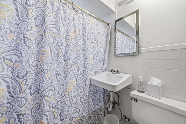 2515 S Millard Ave, Chicago, IL 60623-3943