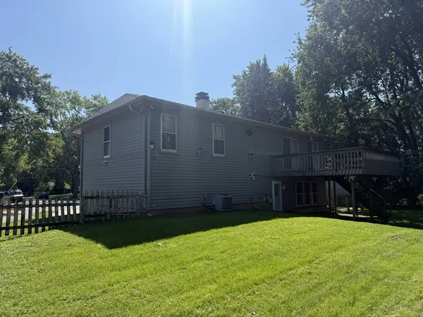 311 Robinhood CT, Bolingbrook, IL 60440