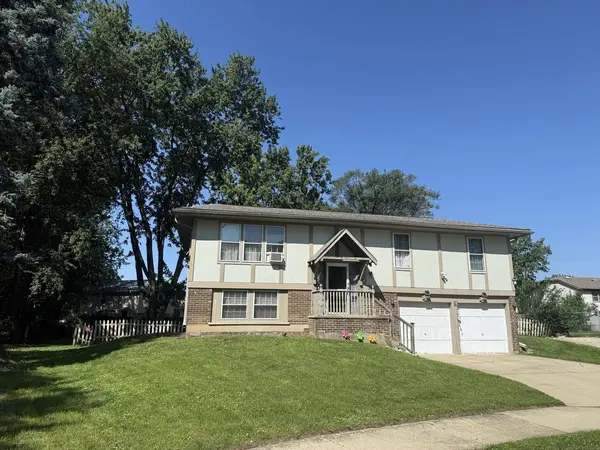 311 Robinhood CT, Bolingbrook, IL 60440