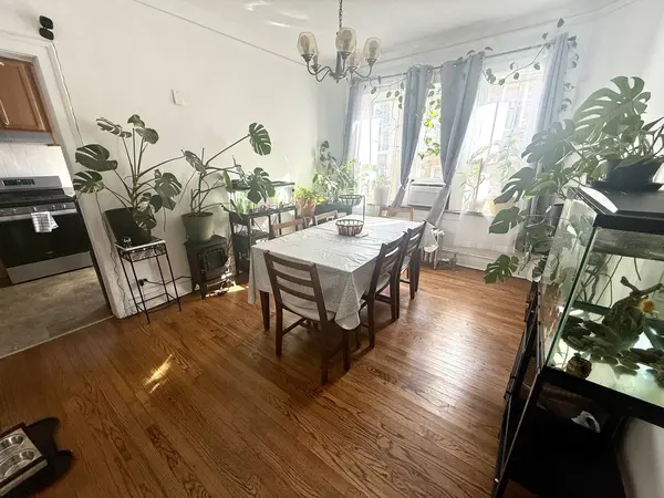 7639 W Jackson BLVD #1E, Forest Park, IL 60130