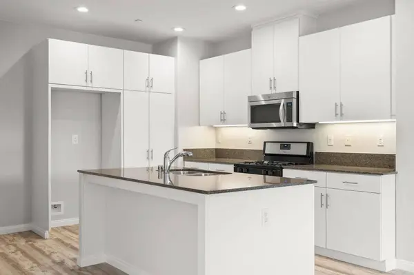 343 American River Ct, Oxnard, CA 93036