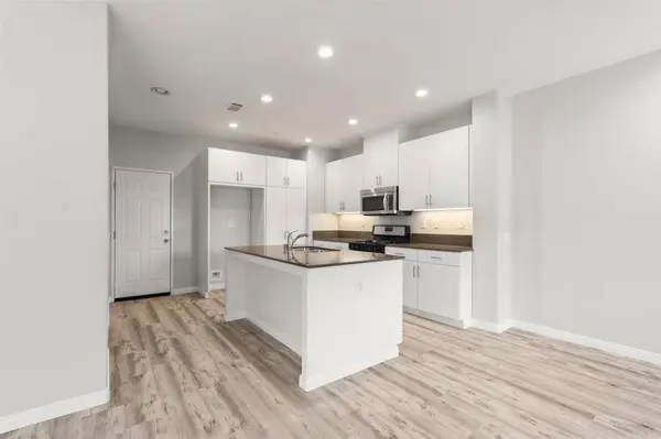 343 American River Ct, Oxnard, CA 93036