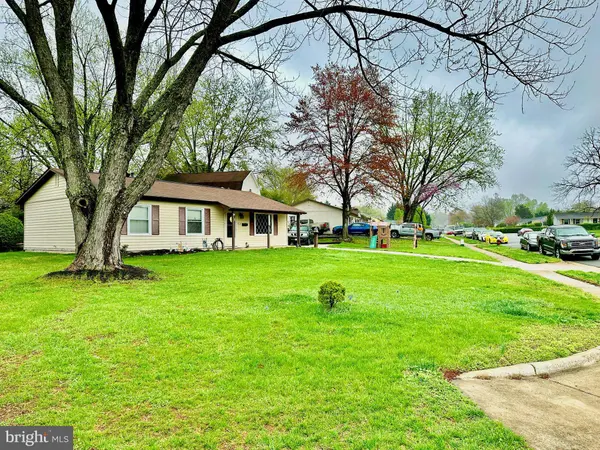 406 W BEECH RD, Sterling, VA 20164