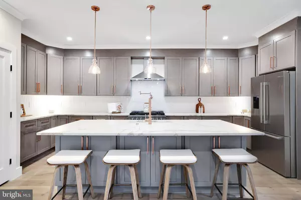 3740 KANAWHA ST NW, Washington, DC 20015