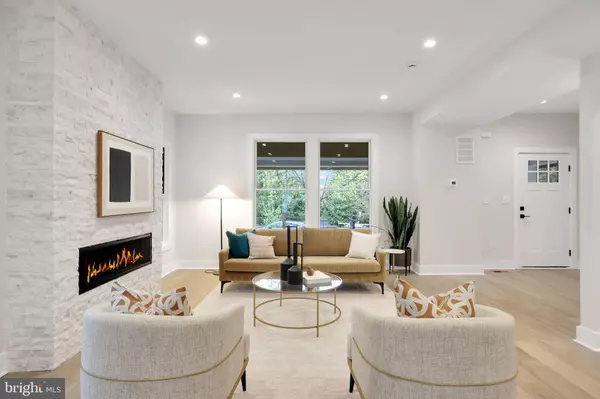 3740 KANAWHA ST NW, Washington, DC 20015