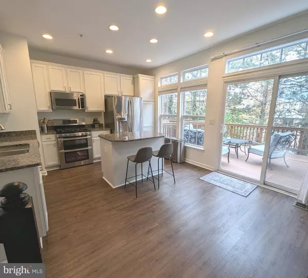 2922 HUNTINGTON GROVE SQ, Alexandria, VA 22306